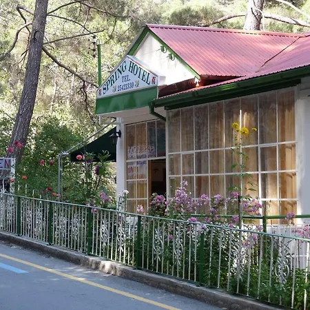 Spring 酒店